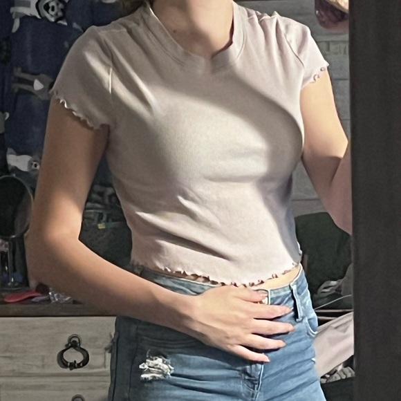 Purple Lettuce Trim Top💜 - Picture 3 of 3